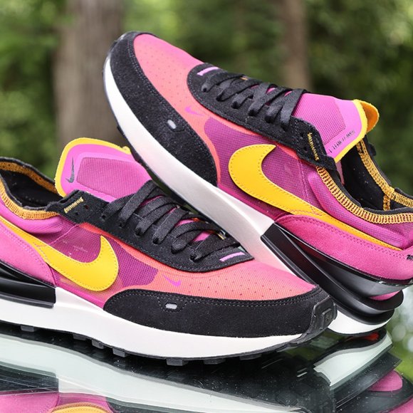 Nike Waffle One Active Fuchsia Men’s Size 10.5 main image 11